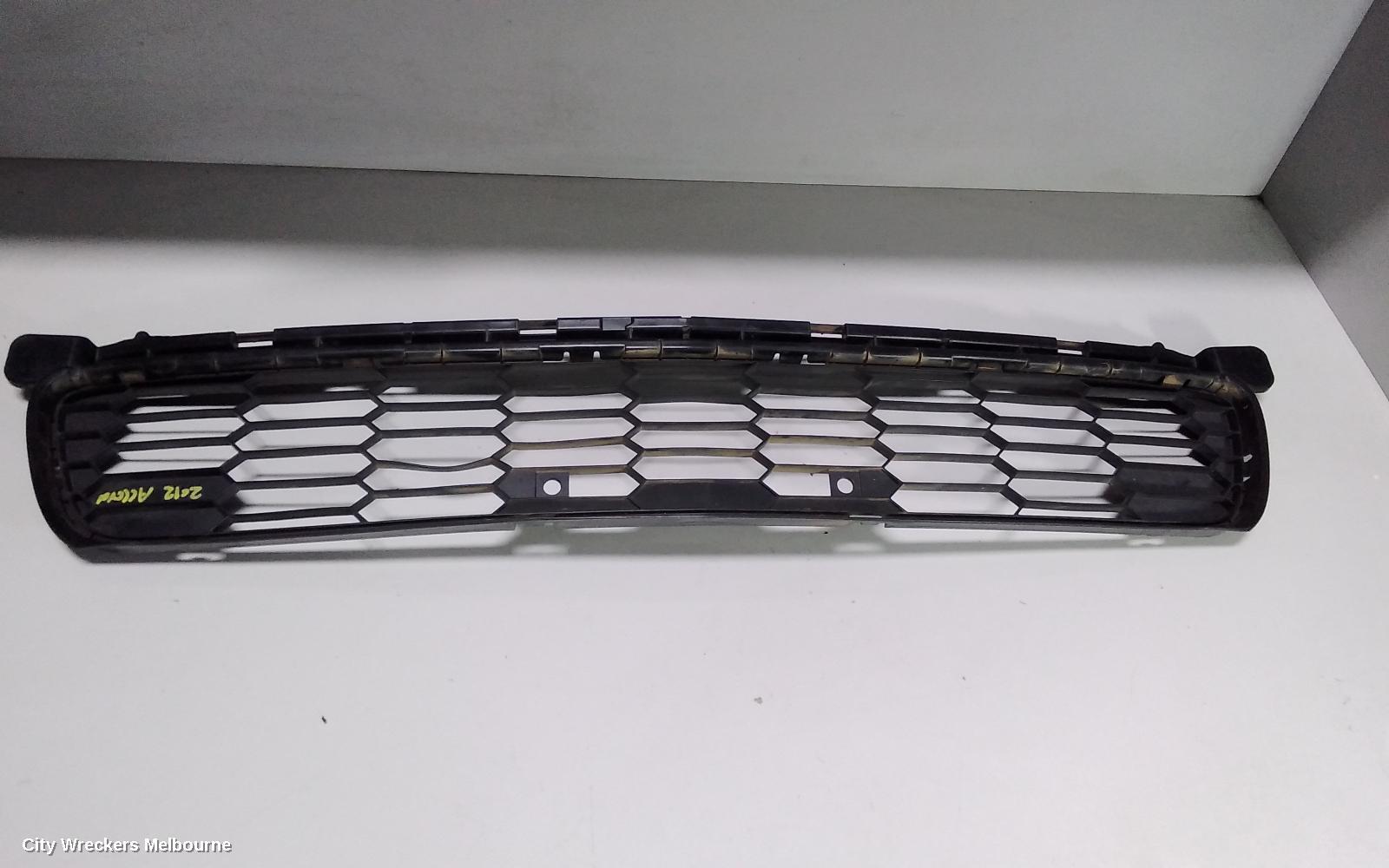 HONDA ACCORD 2012 Grille