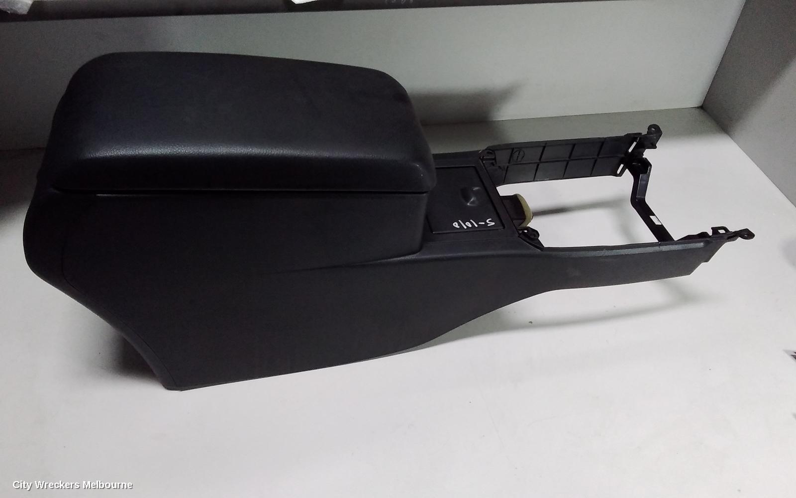 TOYOTA CAMRY 2012 Console