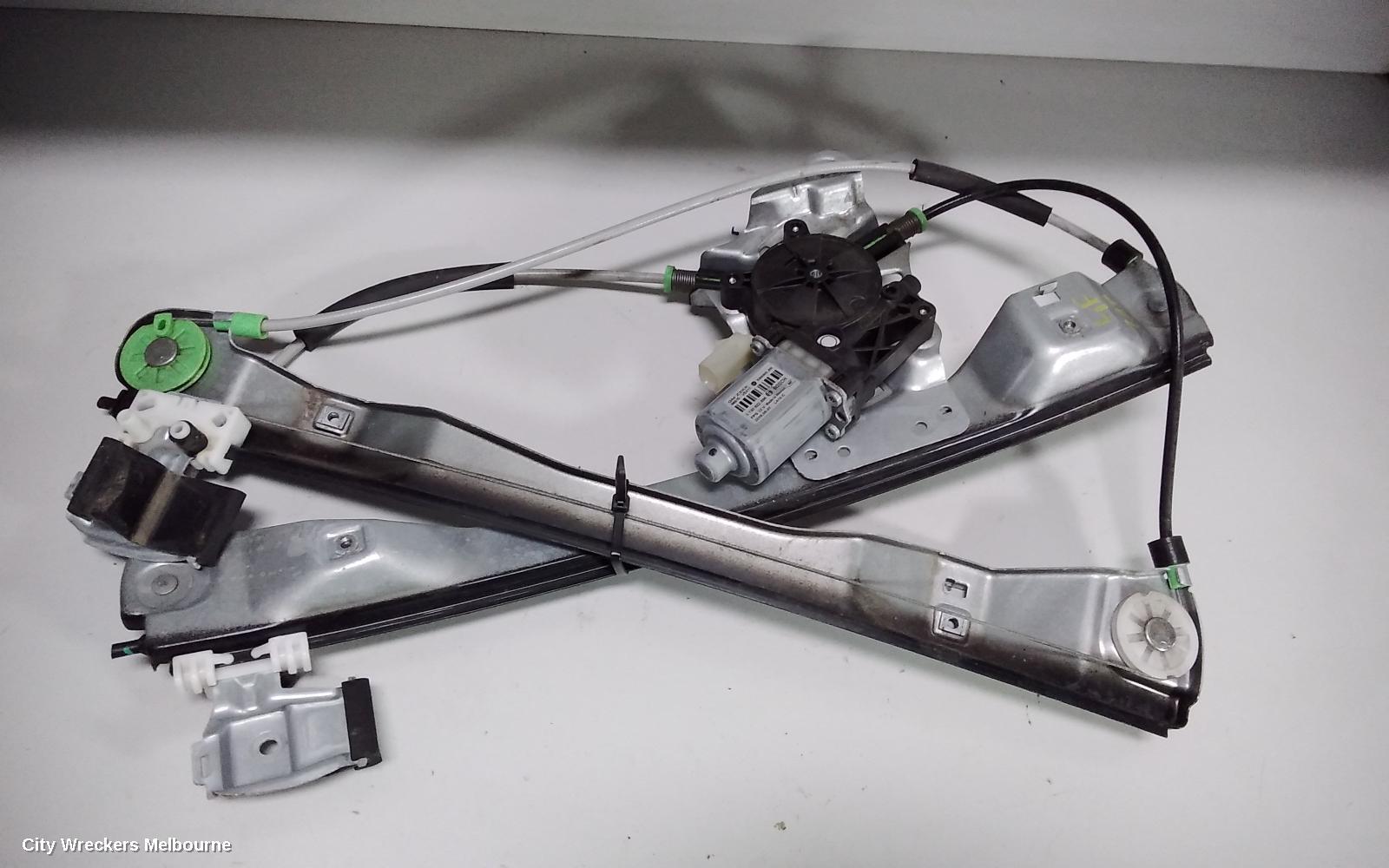 HOLDEN COMMODORE 2017 Left Front Window Reg/Motor