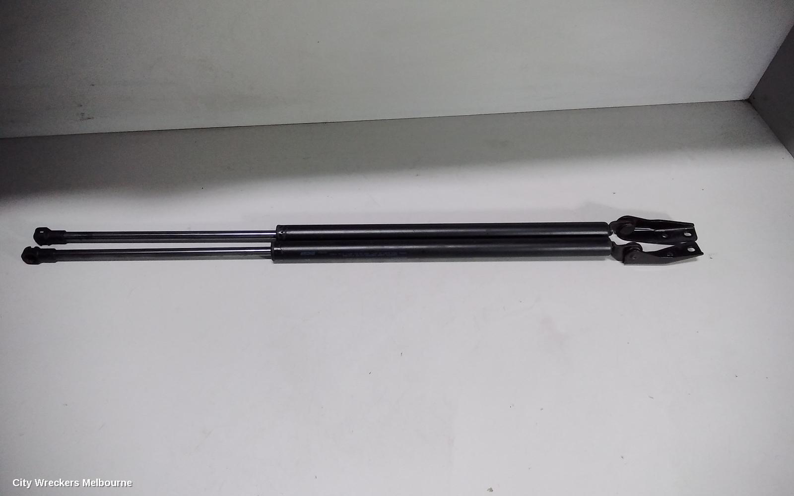 NISSAN XTRAIL 2016 Hatch Strut