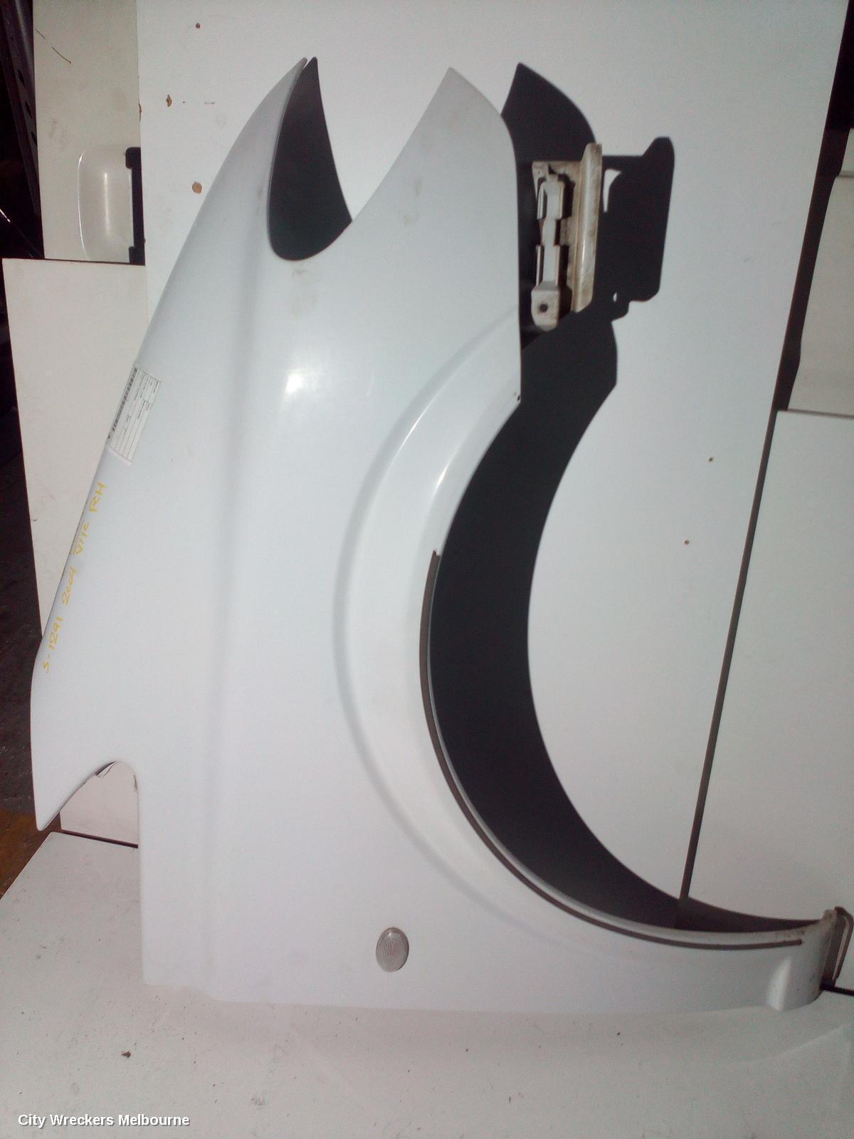 MERCEDES VITO 2004 Right Guard