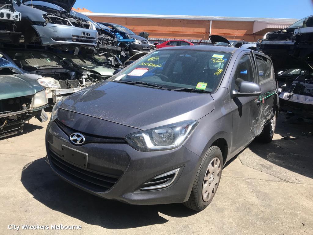 HYUNDAI I20 2015 RIGHT_REAR_DOOR_SLIDING