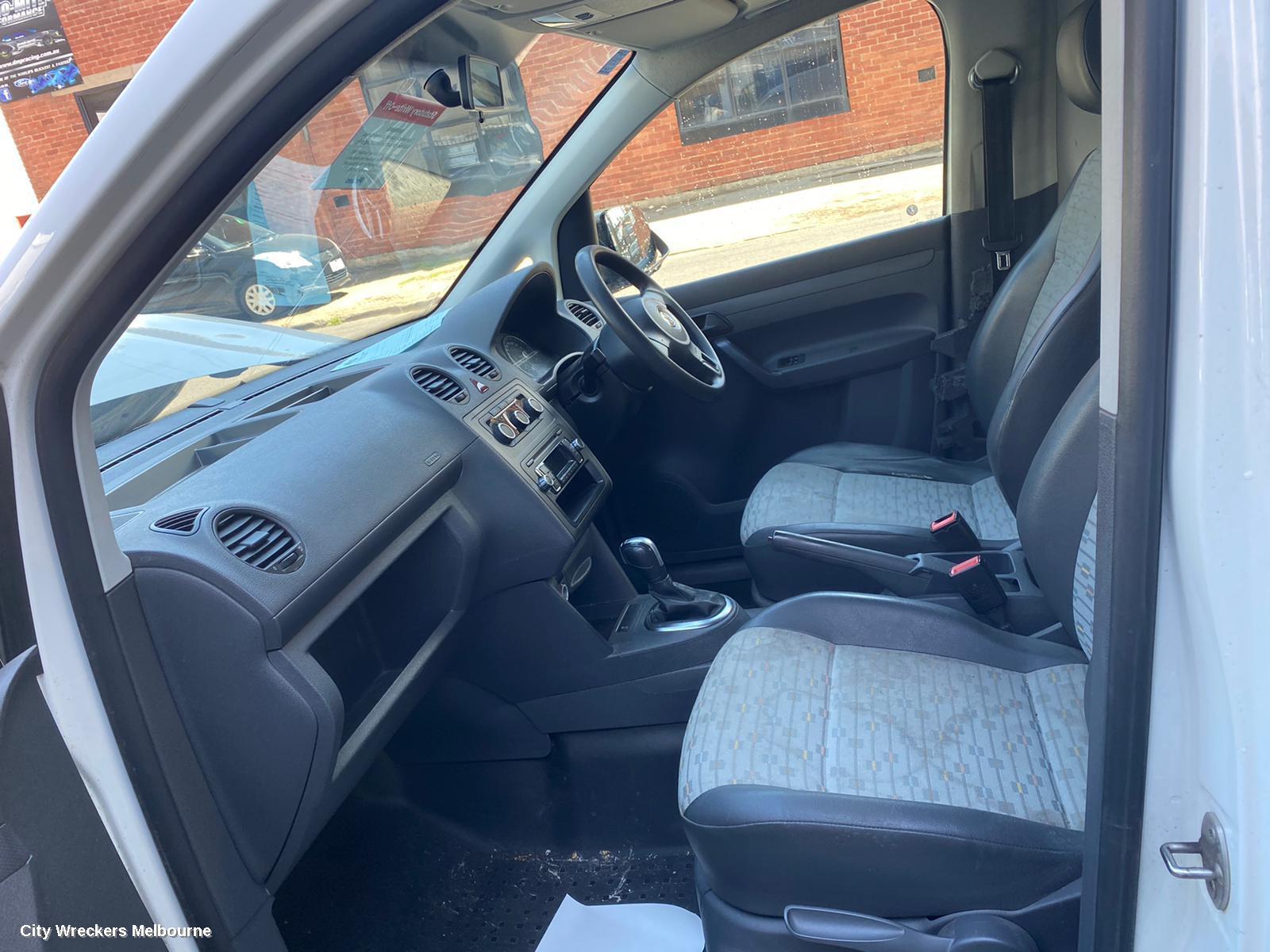 VOLKSWAGEN CADDY 2013 Front Seat
