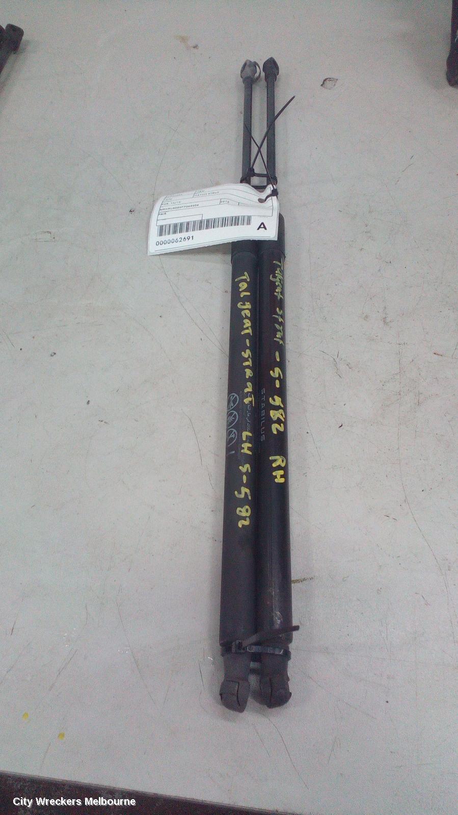HONDA HRV 2015 Hatch Strut