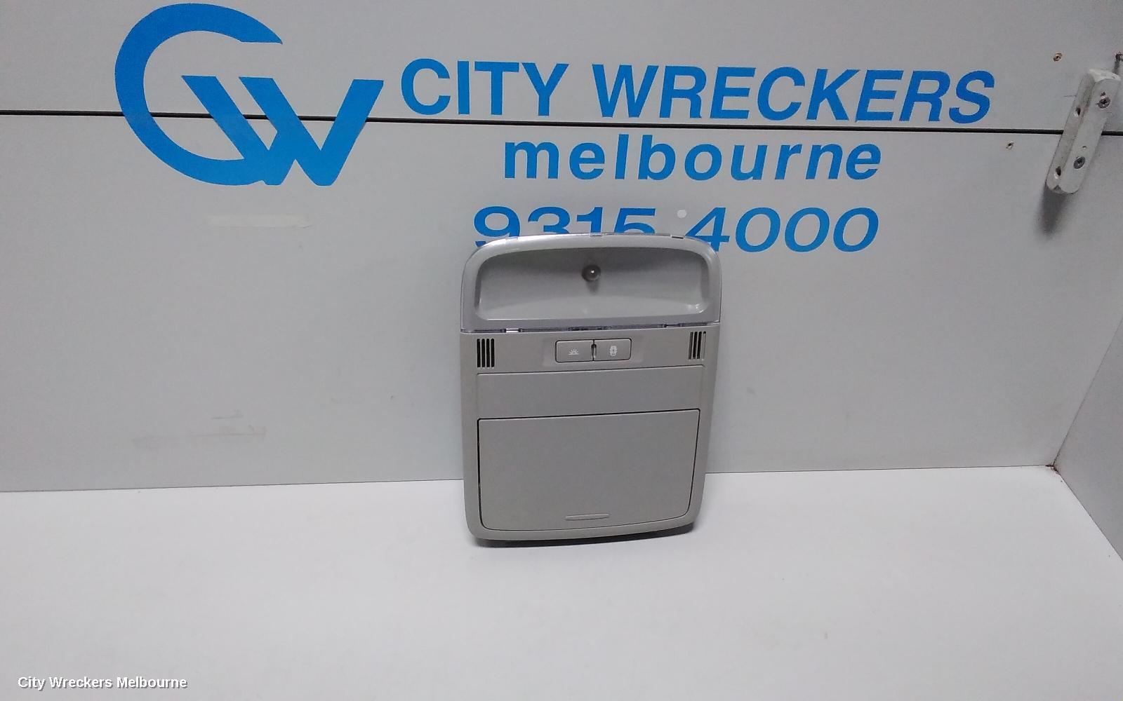 HOLDEN COMMODORE 2015 Courtesy Light