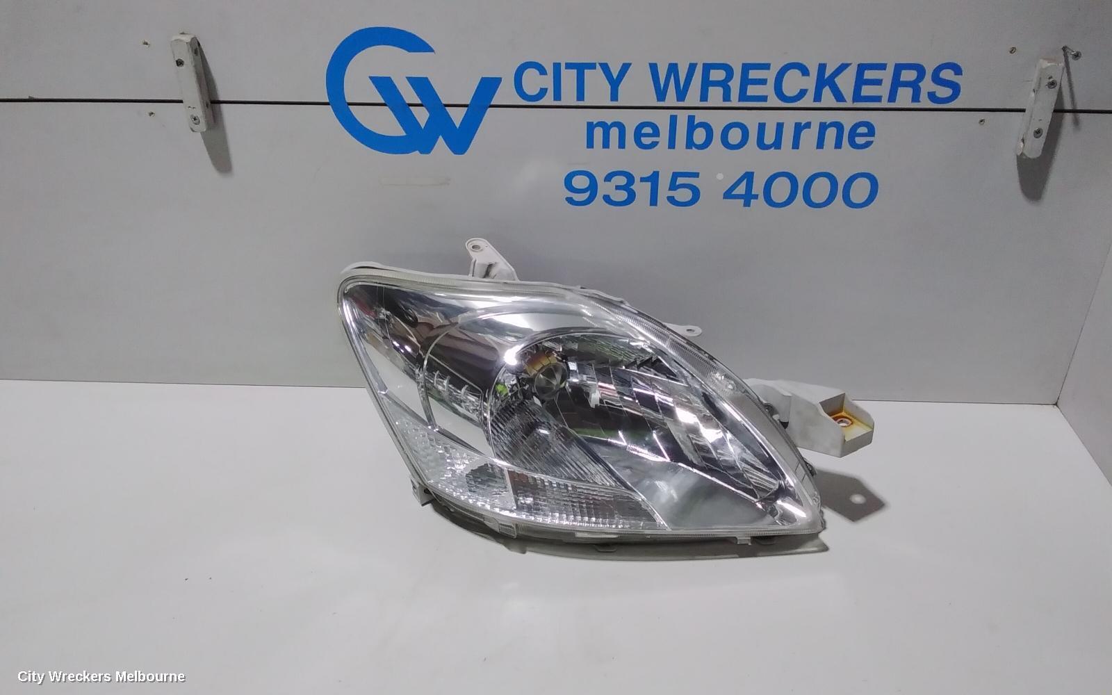 TOYOTA YARIS 2006 Right Headlamp