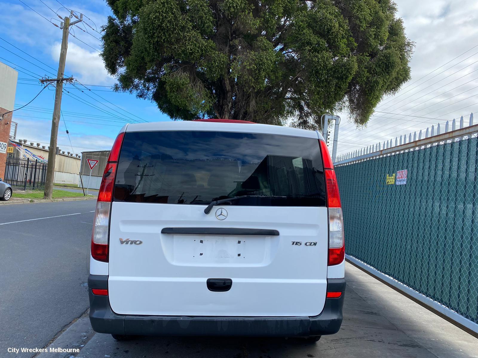 MERCEDES VITO 2004 Left Guard