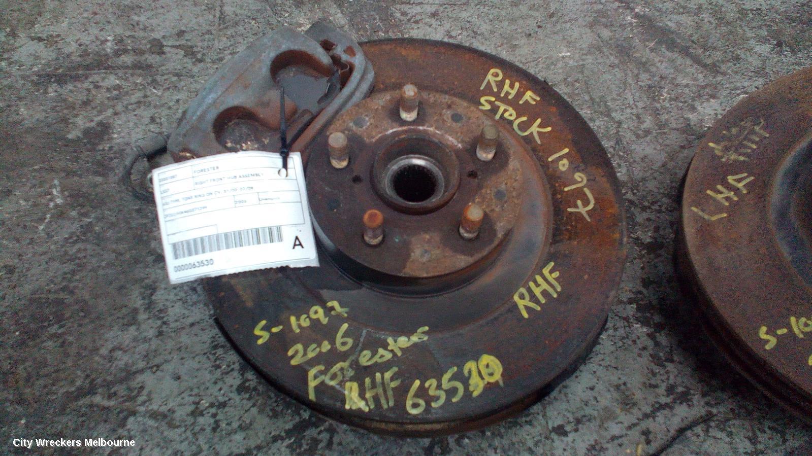 SUBARU FORESTER 2006 Right Front Hub Assembly