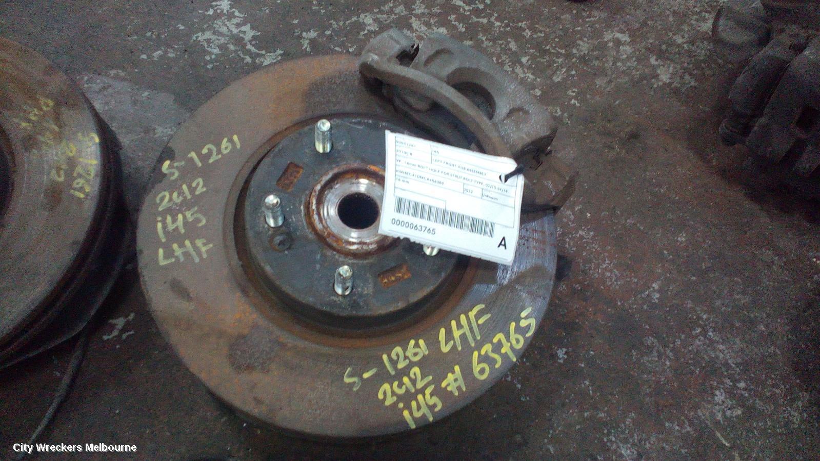 HYUNDAI I45 2012 Left Front Hub Assembly
