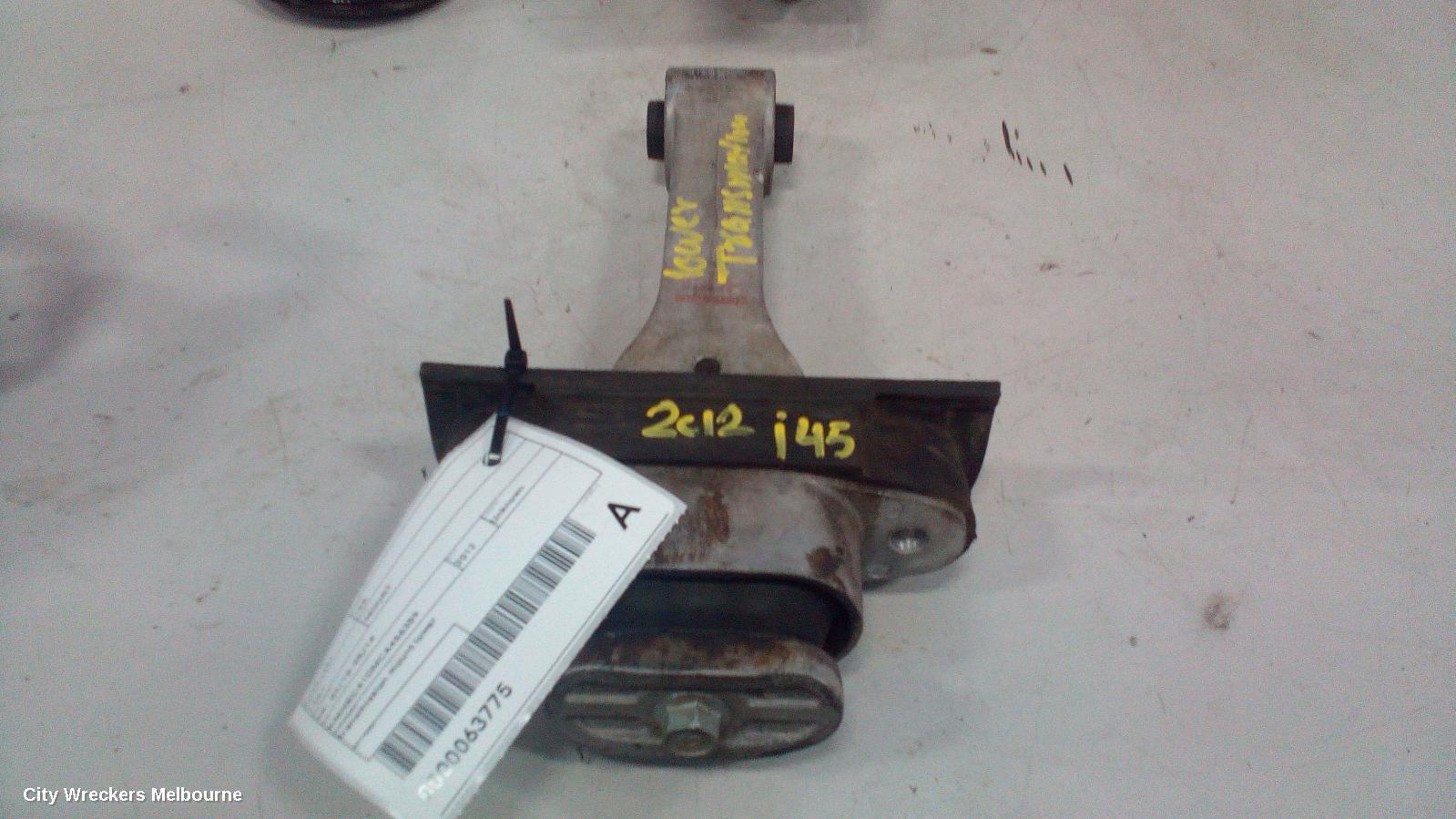 HYUNDAI I45 2012 Mount