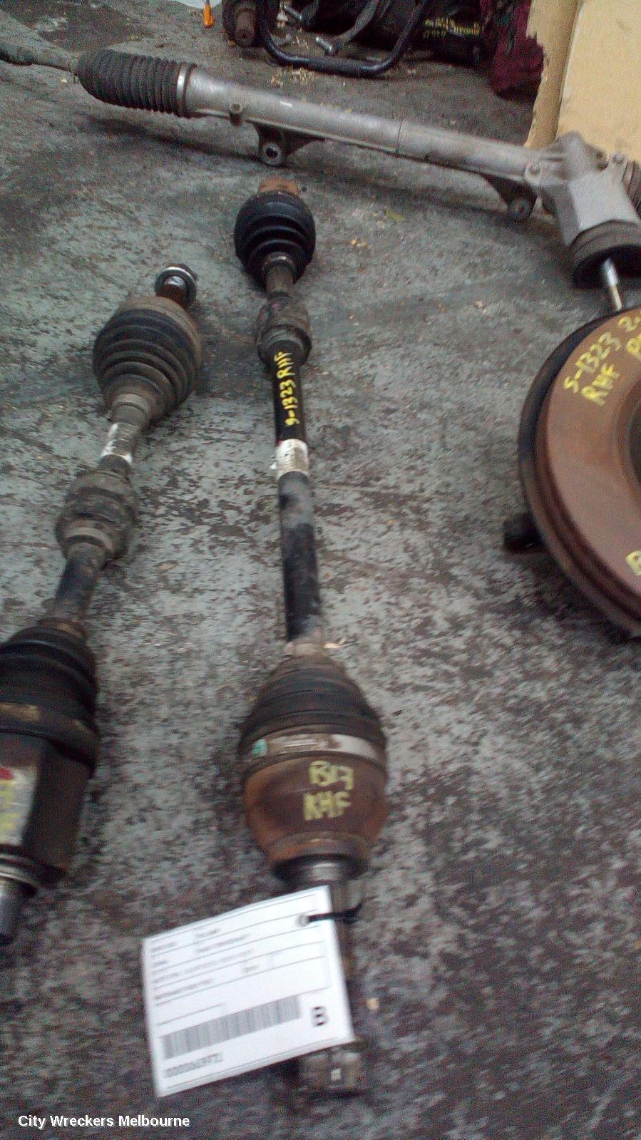 NISSAN PULSAR 2015 Right Driveshaft