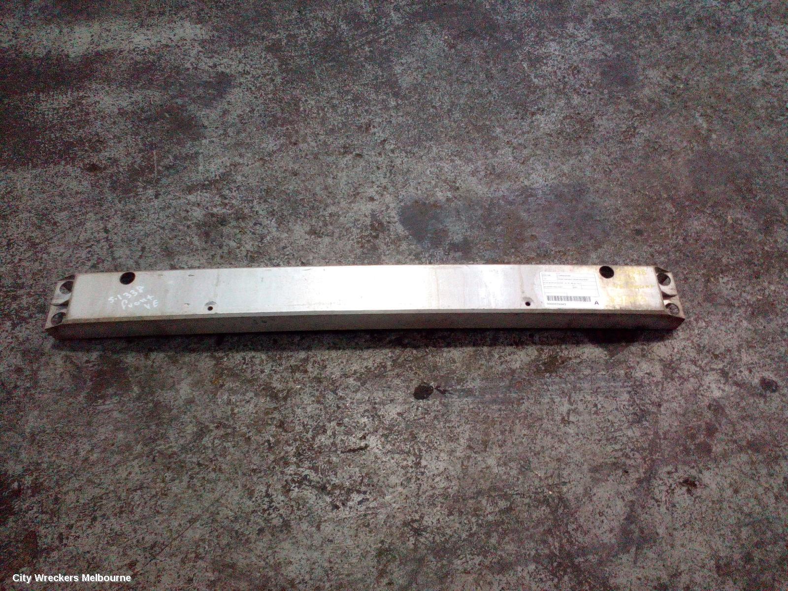 HOLDEN COMMODORE 2009 F/Bar Reinforc/Brack