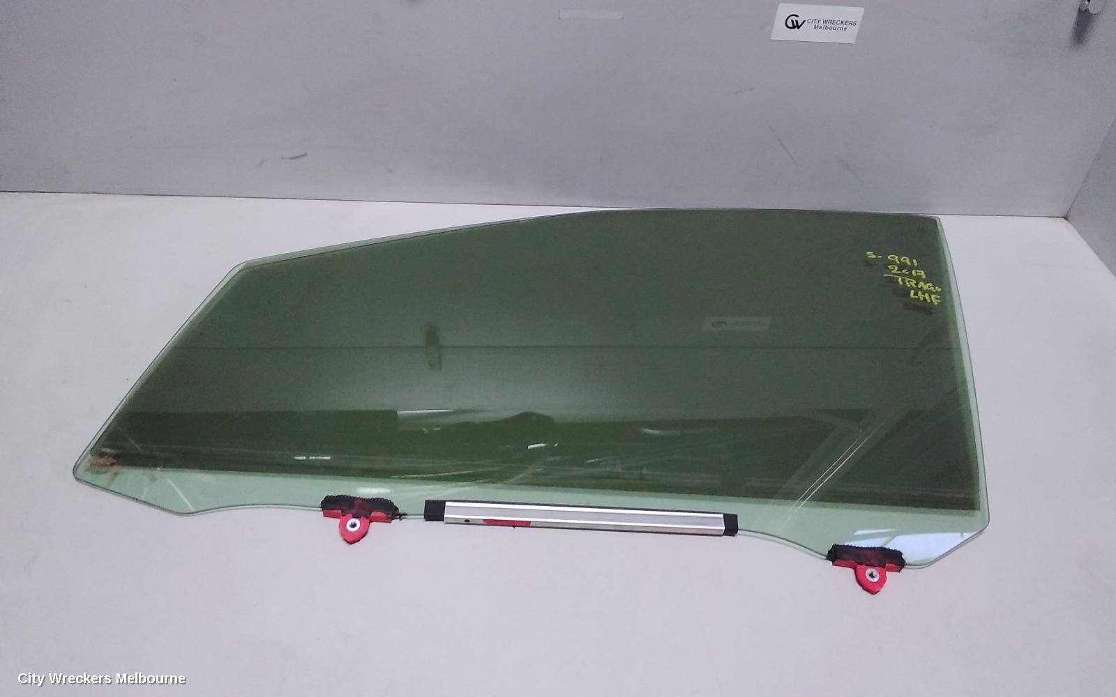 TOYOTA TARAGO 2017 Left Front Door Window