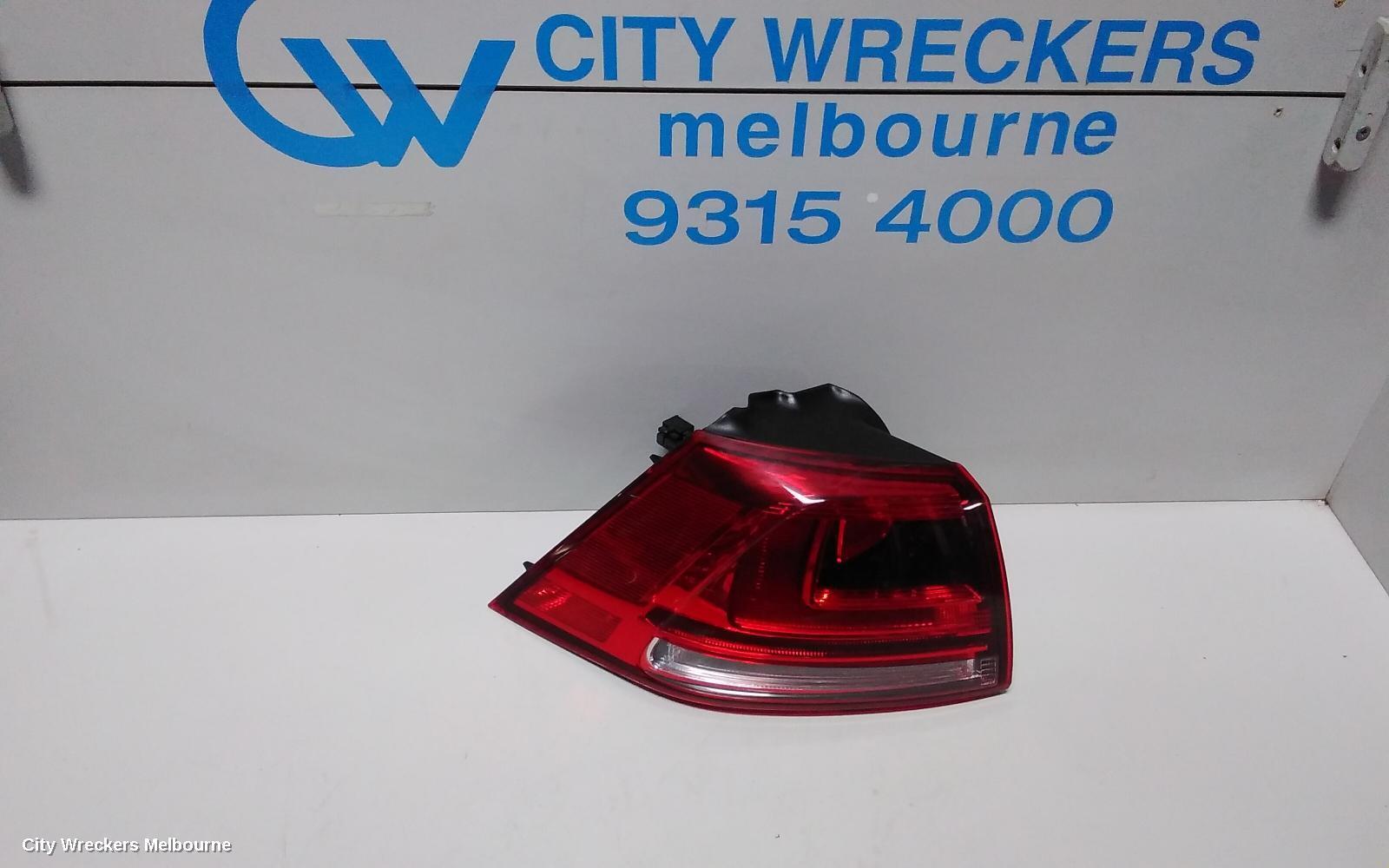 VOLKSWAGEN GOLF 2014 Left Taillight