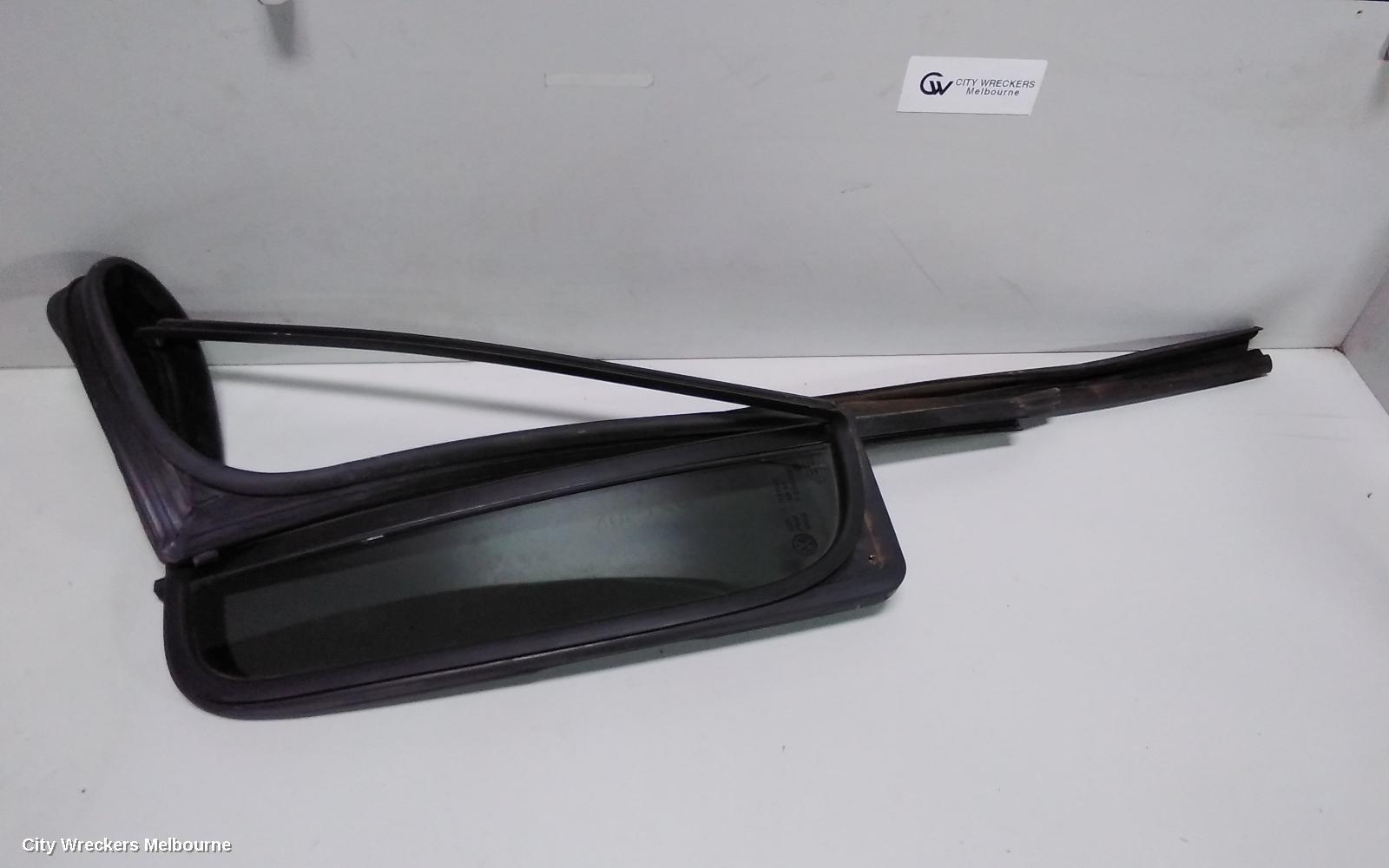 VOLKSWAGEN AMAROK 2012 Right Rear 1/4 Door Glass