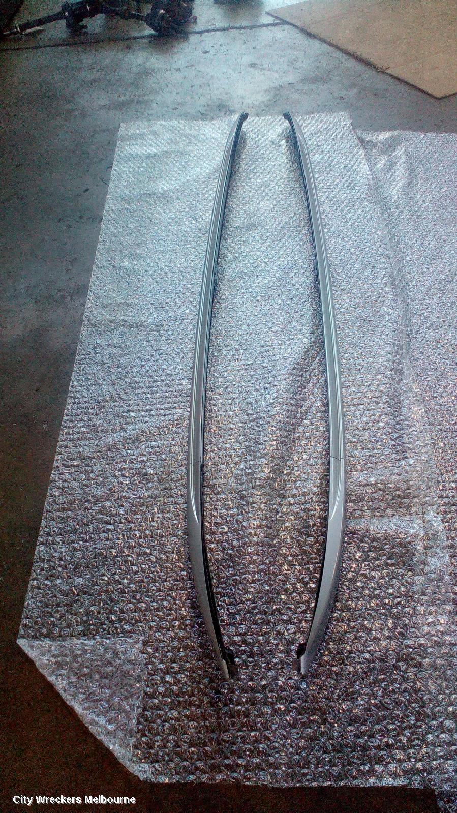 MITSUBISHI OUTLANDER 2014 Roof Rail