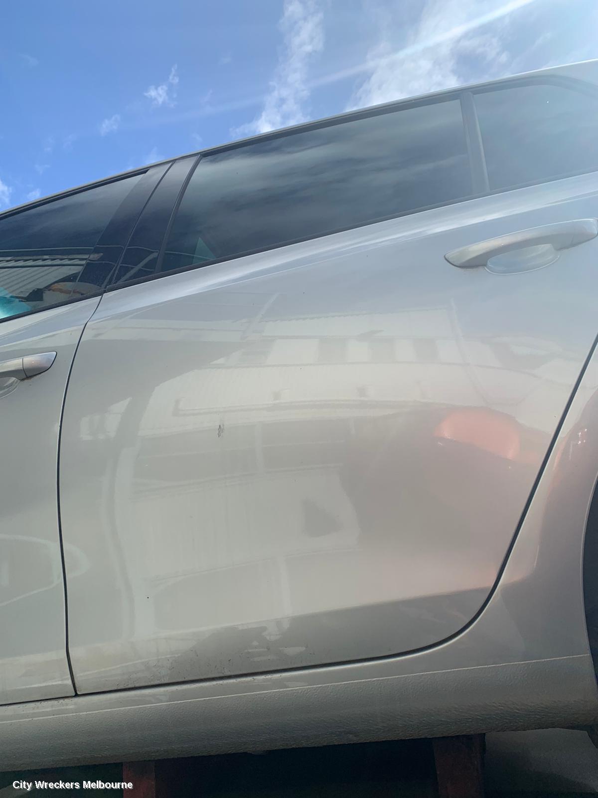 VOLKSWAGEN GOLF 2009 Left Rear Door/Sliding