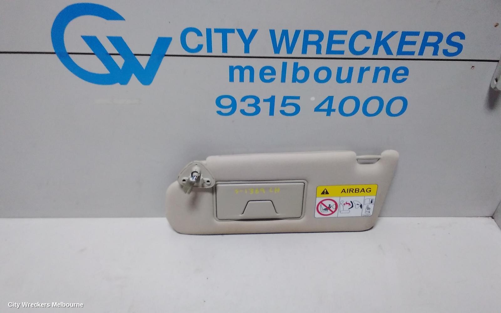 MITSUBISHI OUTLANDER 2018 Sunvisor