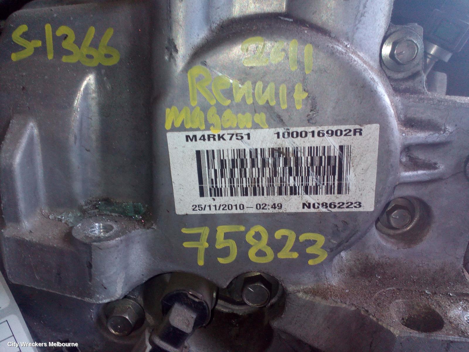 RENAULT MEGANE 2011 Engine