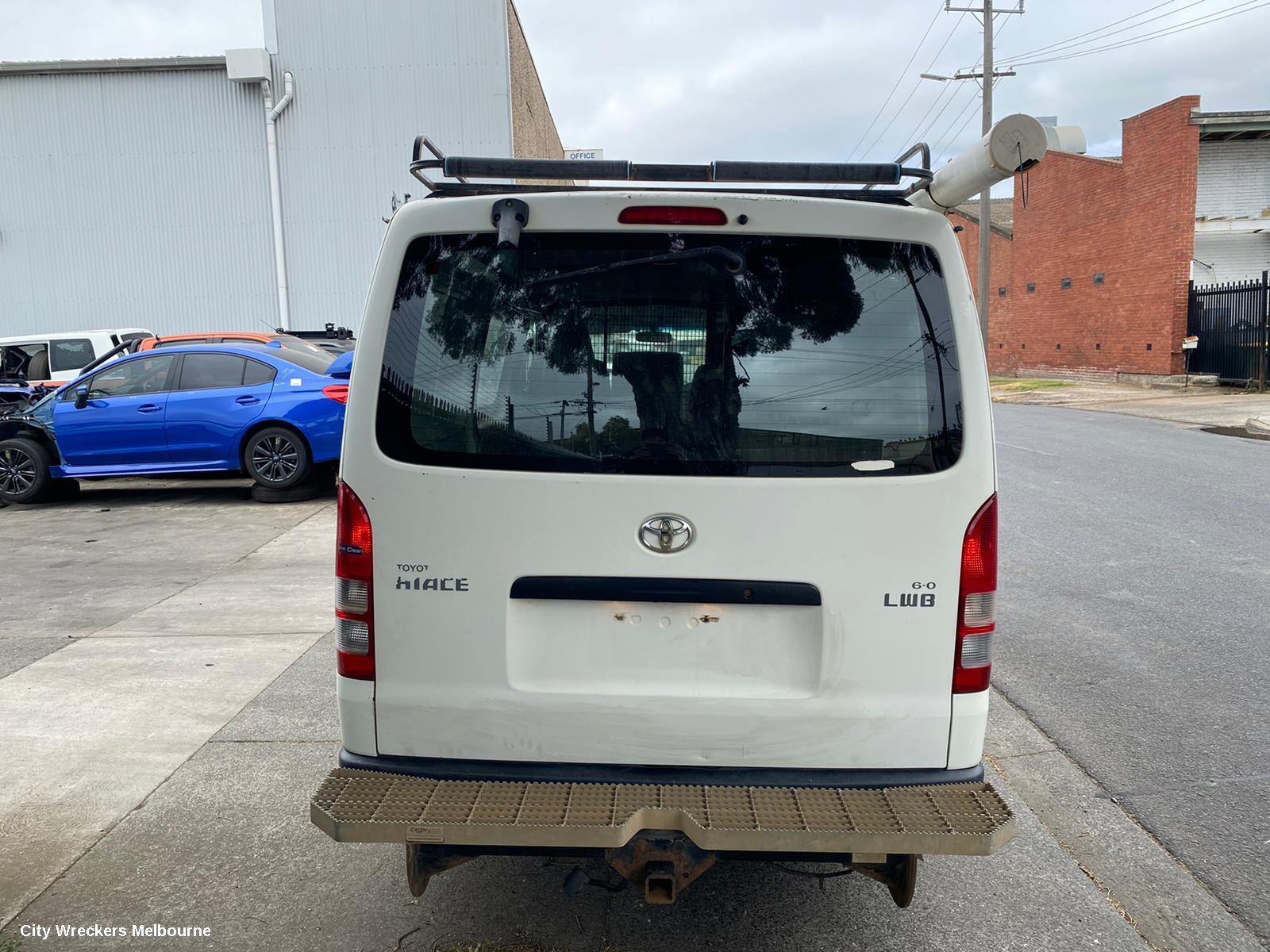 TOYOTA HIACE 2010 Front Seat