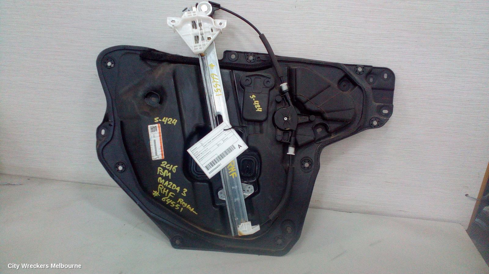 MAZDA 3 2016 Right Front Window Reg/Motor