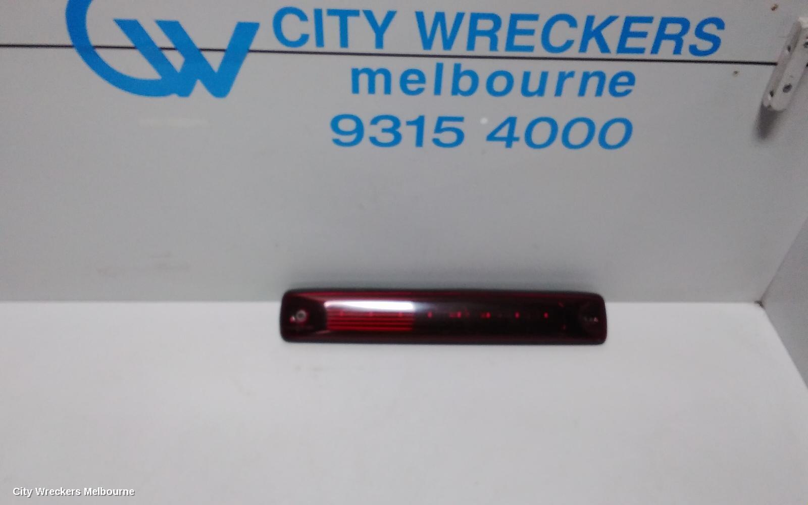 HOLDEN COLORADO 2013 High Level Stoplight