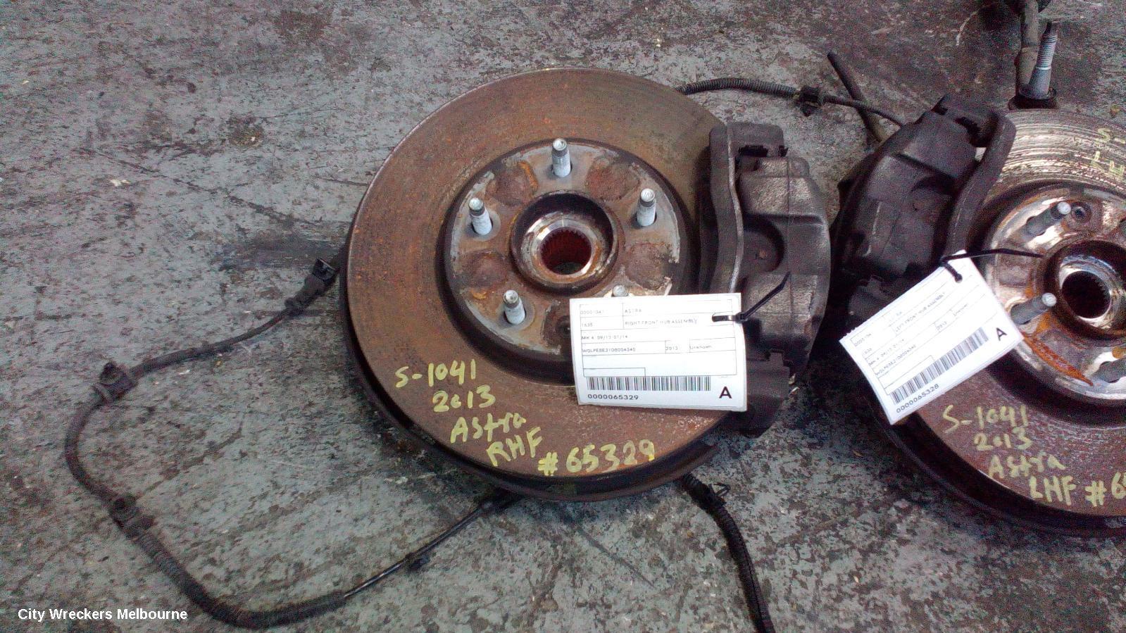 OPEL ASTRA 2013 Right Front Hub Assembly