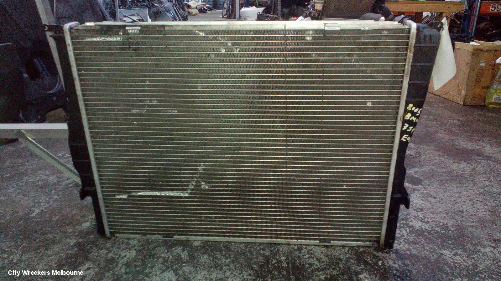 BMW 3 SERIES 2005 Radiator