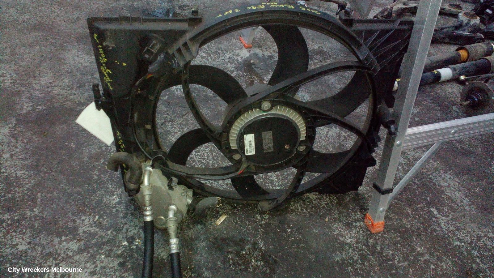 BMW 3 SERIES 2005 Fan