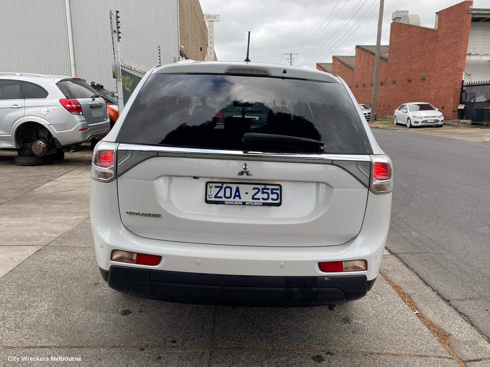 MITSUBISHI OUTLANDER 2013 RIGHT_REAR_DOOR_SLIDING