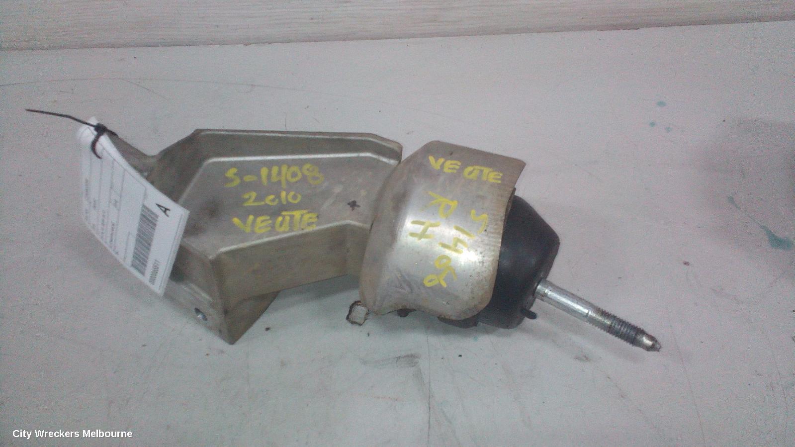 HOLDEN COMMODORE 2010 Mount