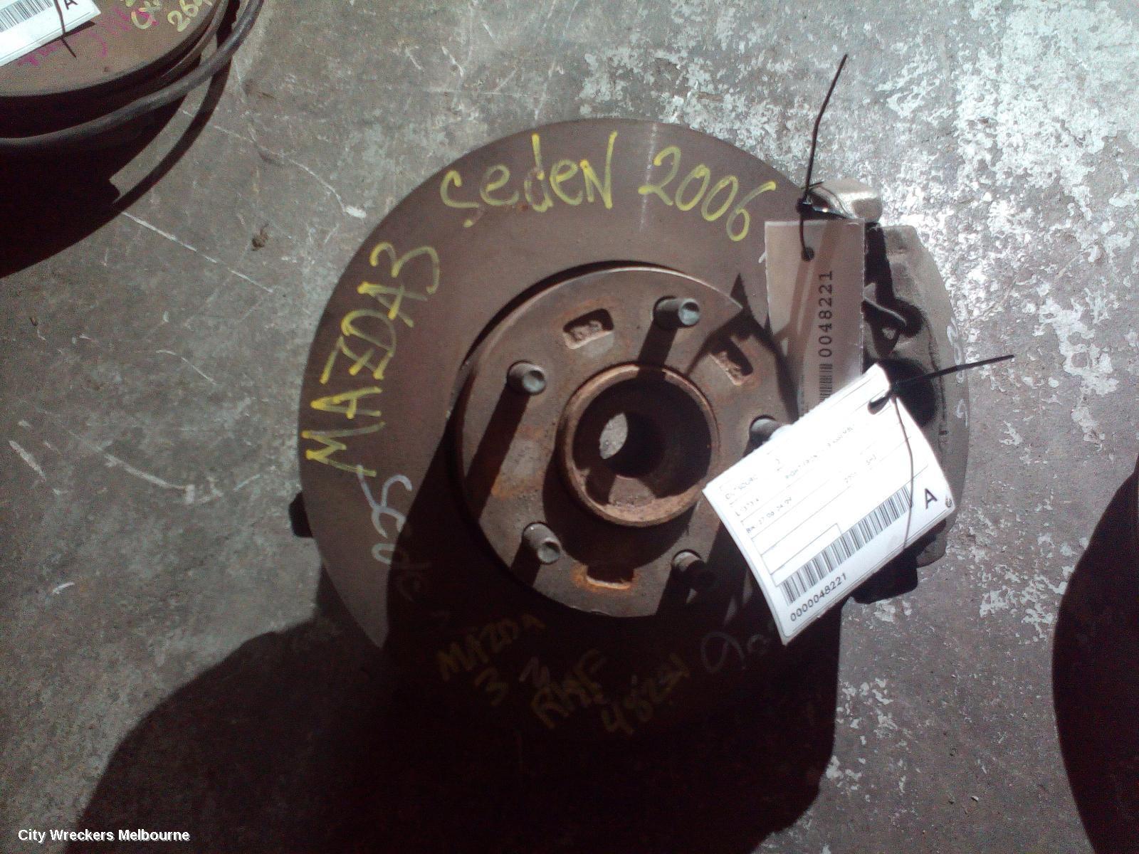 MAZDA 3 2006 Right Front Hub Assembly