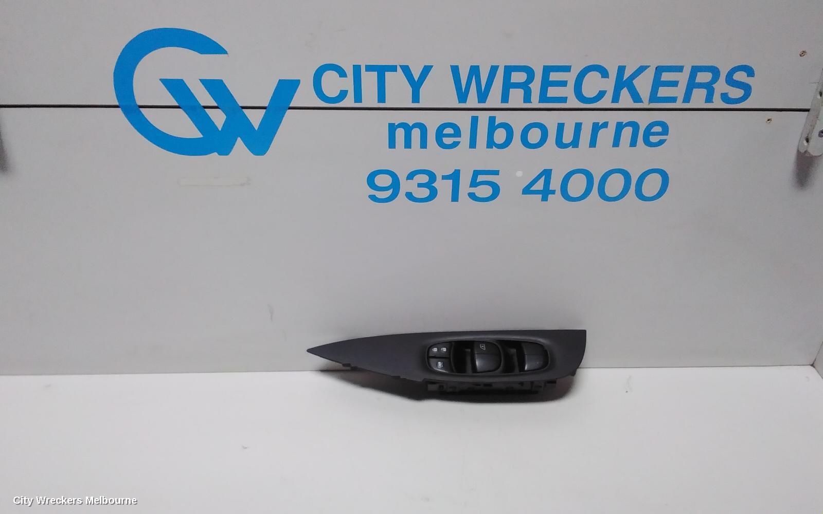 NISSAN QASHQAI 2016 Pwr Dr Wind Switch