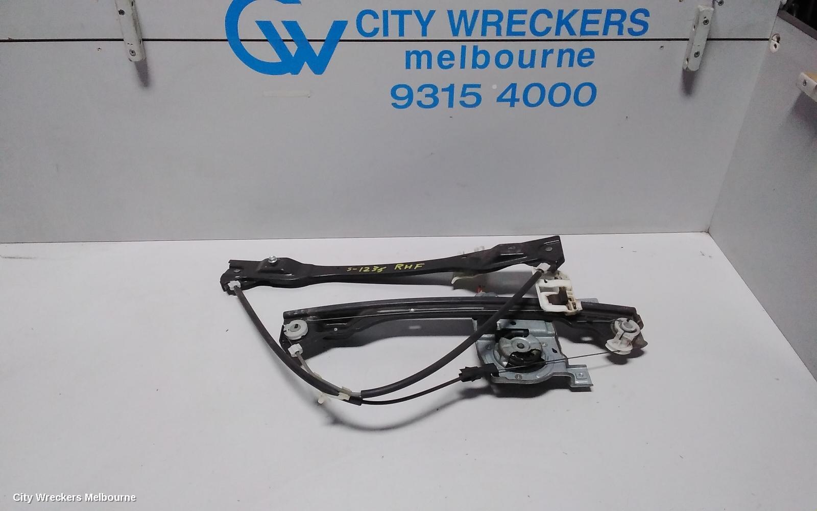 FORD FALCON 2009 Right Front Window Reg/Motor