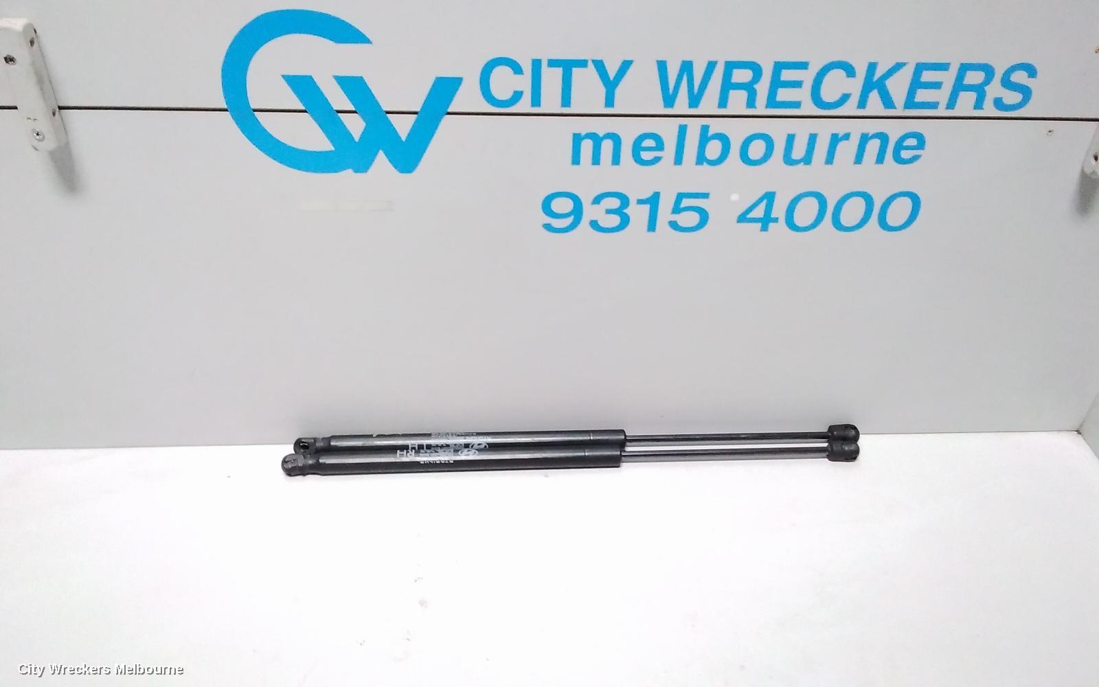HYUNDAI I30 2010 Bonnet Hinge/Strut