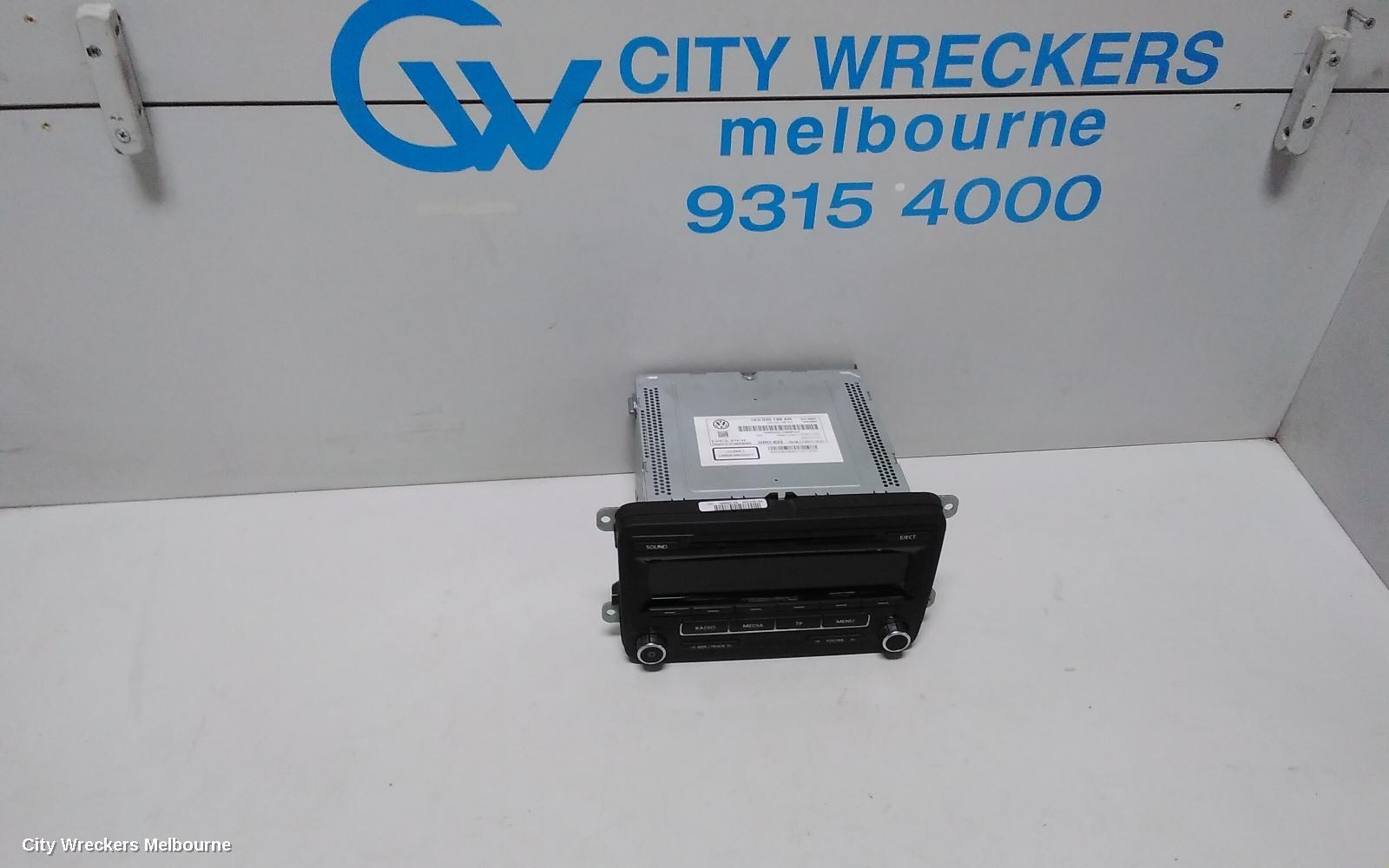 VOLKSWAGEN GOLF 2010 Radio/Cd/Dvd/Sat/Tv