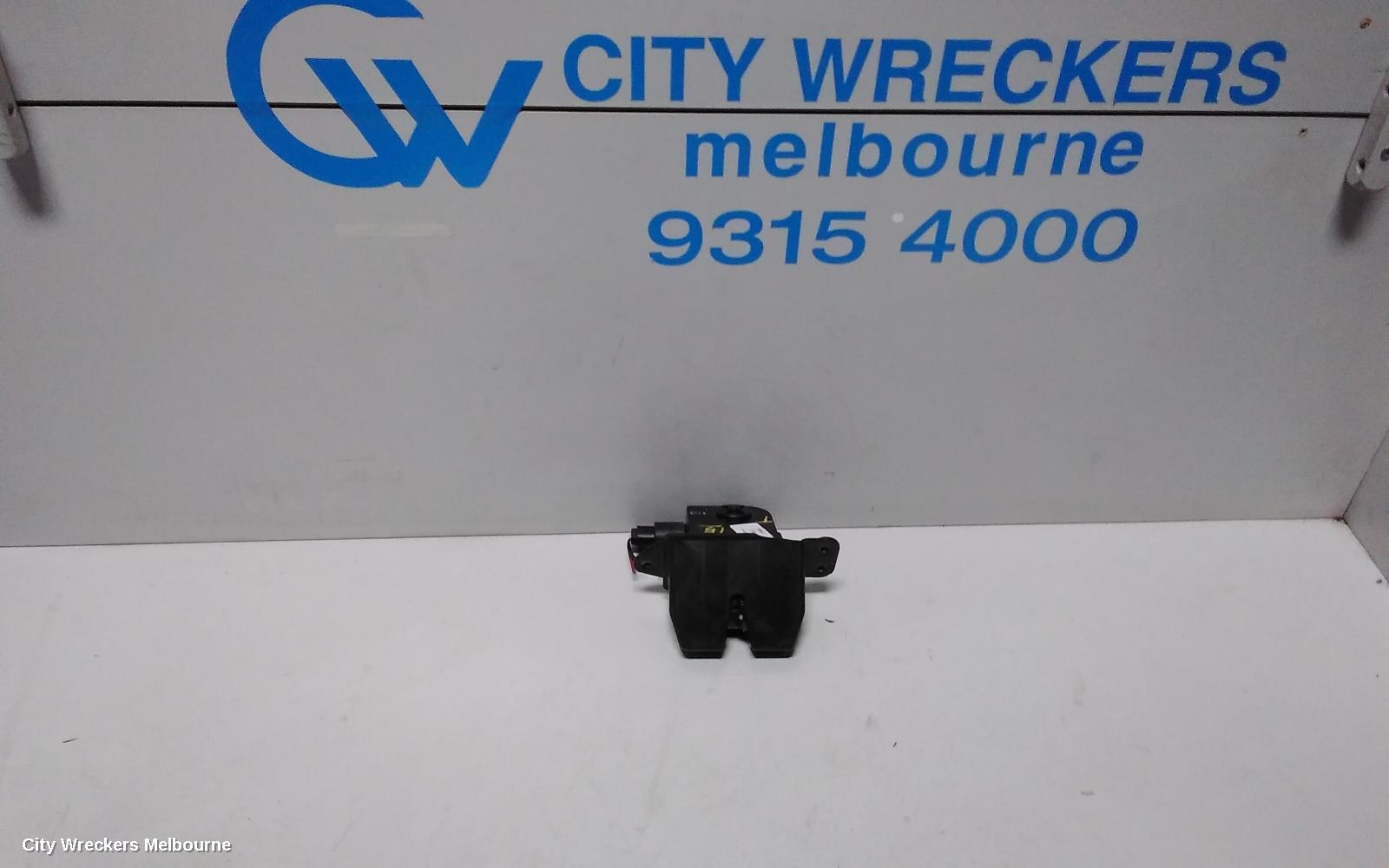 KIA SORENTO 2014 Door/Boot/Gate Lock