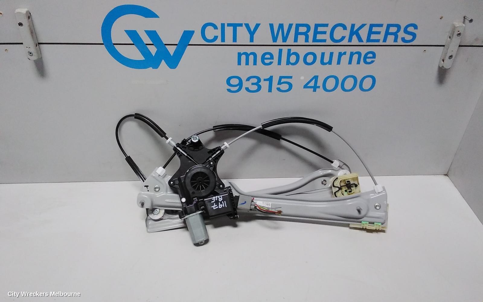 HOLDEN COMMODORE 2018 Right Front Window Reg/Motor