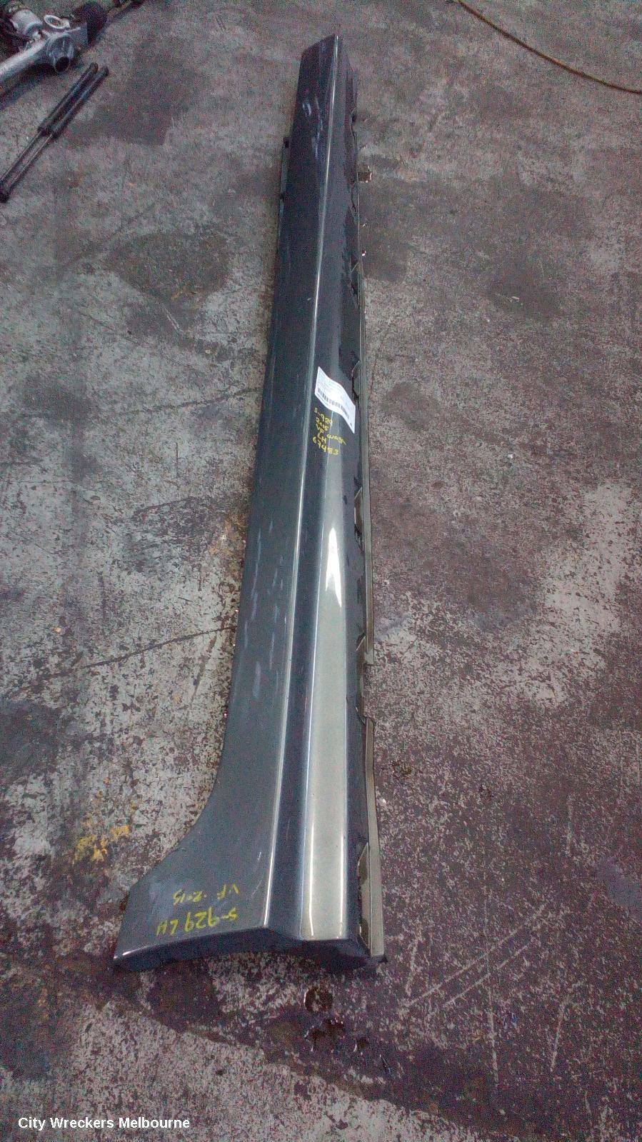 HOLDEN COMMODORE 2015 Side Step/Skirt