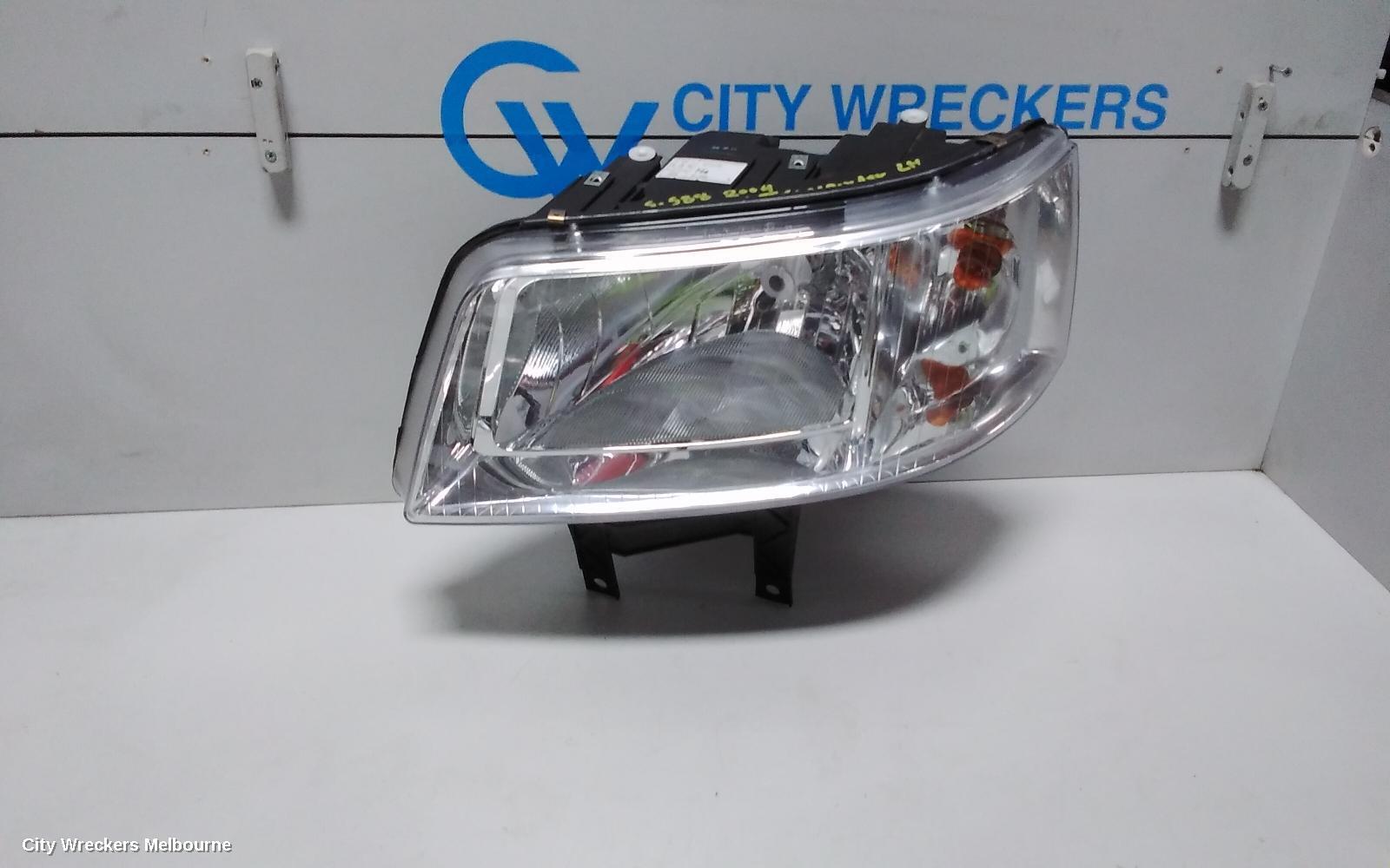 VOLKSWAGEN TRANSPORTER 2005 Left Headlamp