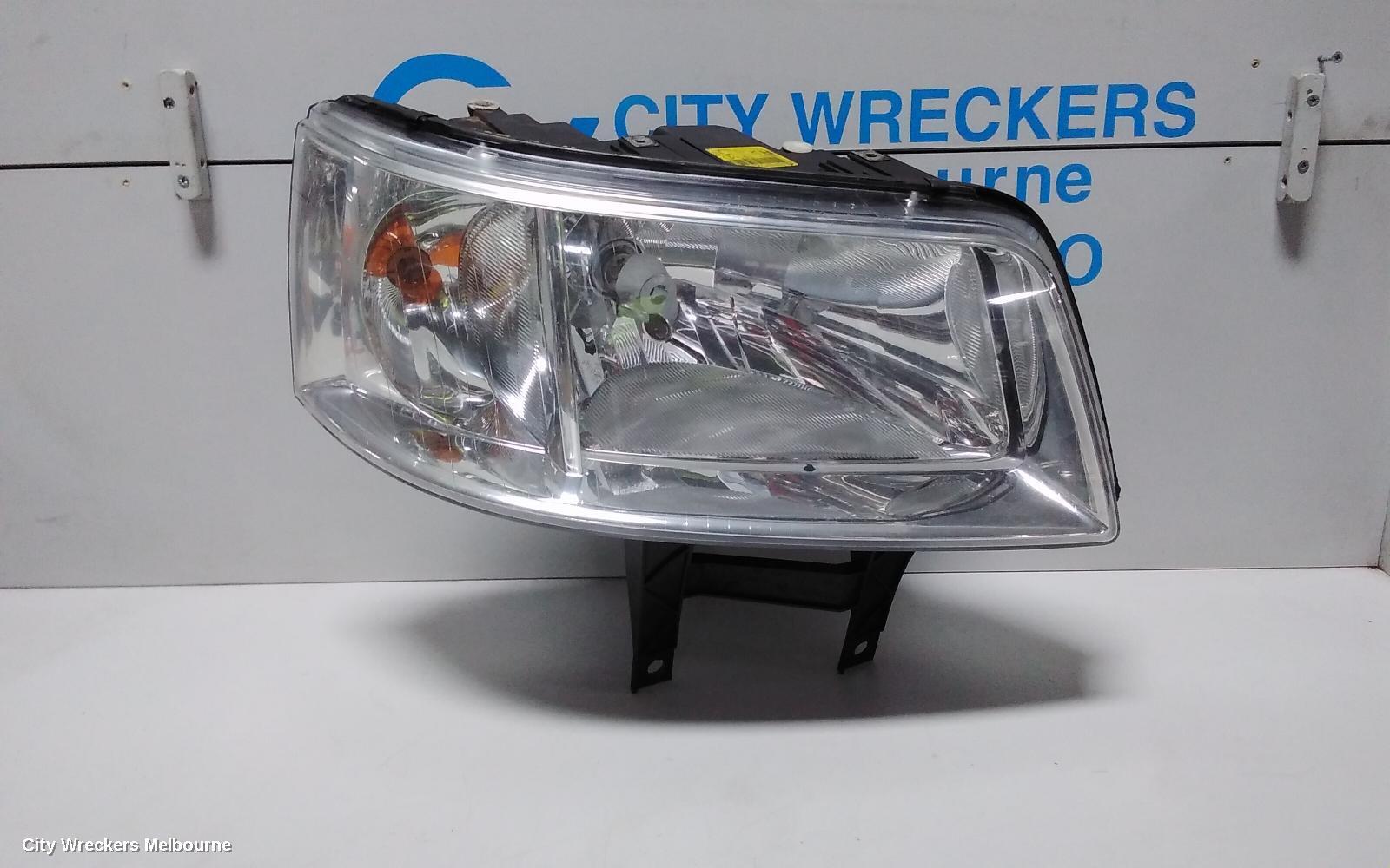 VOLKSWAGEN TRANSPORTER 2005 Right Headlamp