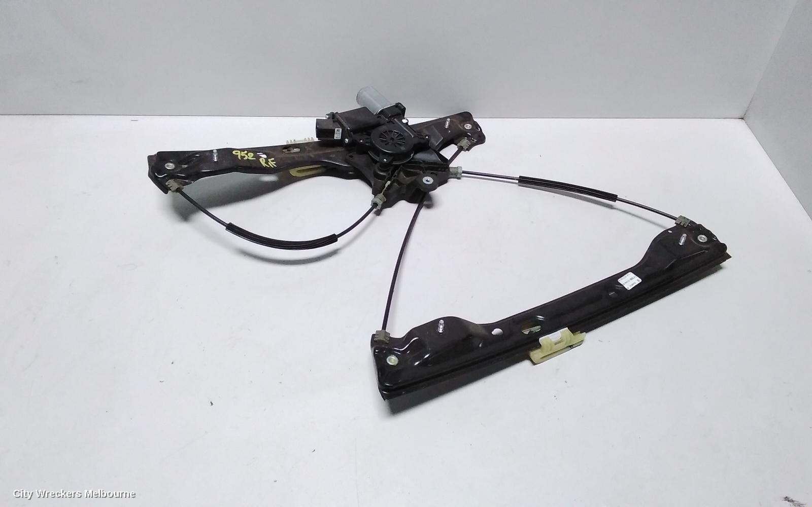 HOLDEN ASTRA 2017 Right Front Window Reg/Motor