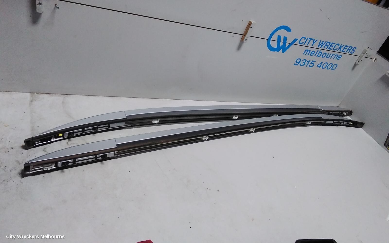 NISSAN QASHQAI 2016 Roof Rail