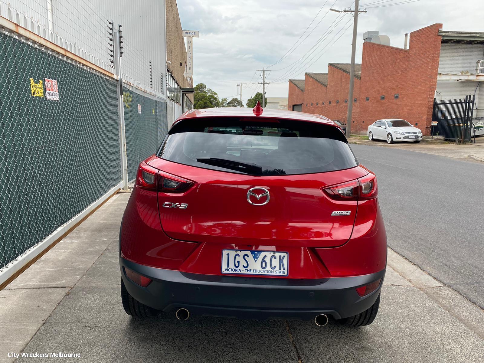 MAZDA CX3 2016 Windshield
