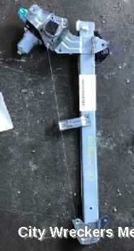 SUBARU FORESTER 2015 Left Front Window Reg/Motor