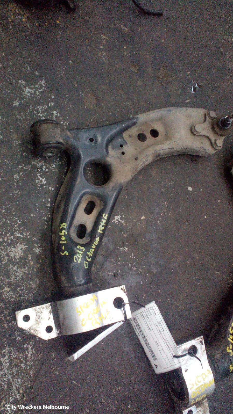 SKODA OCTAVIA 2013 Right Front Lower Control Arm