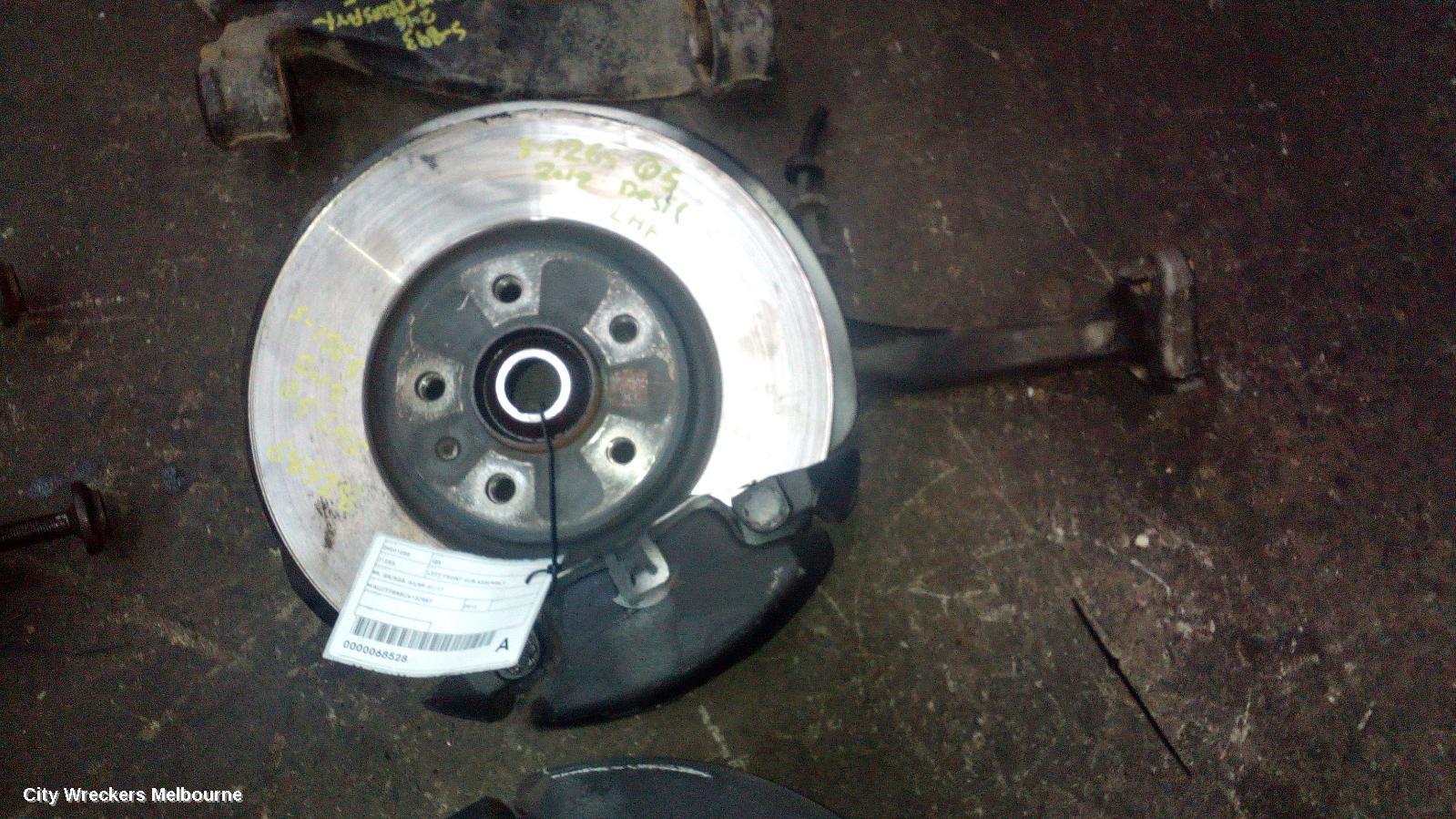 AUDI Q5 2012 Left Front Hub Assembly