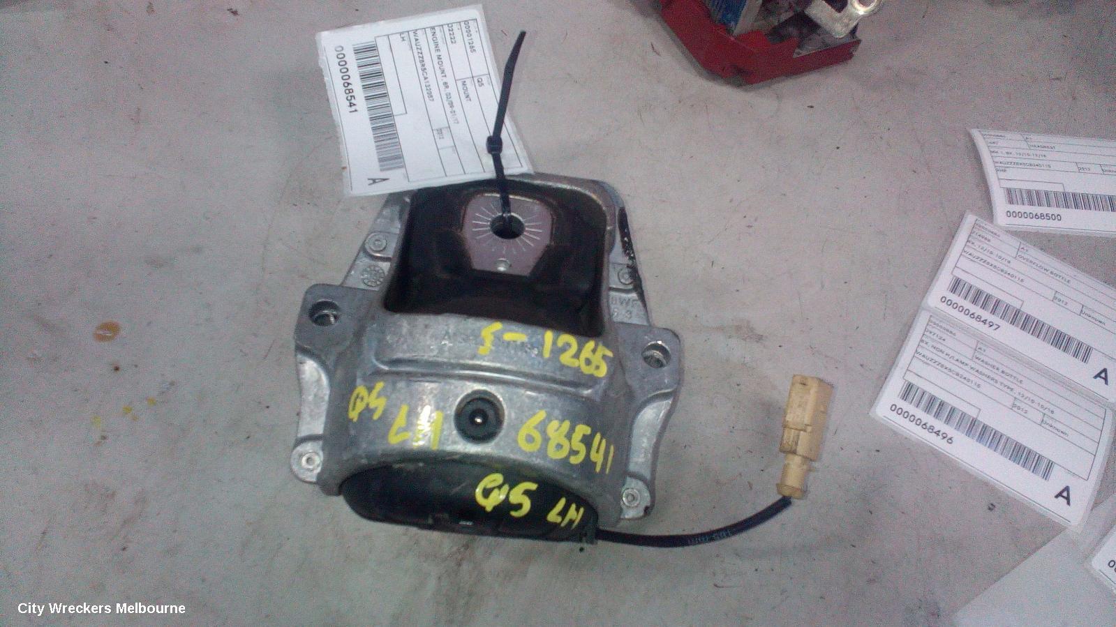 AUDI Q5 2012 Mount