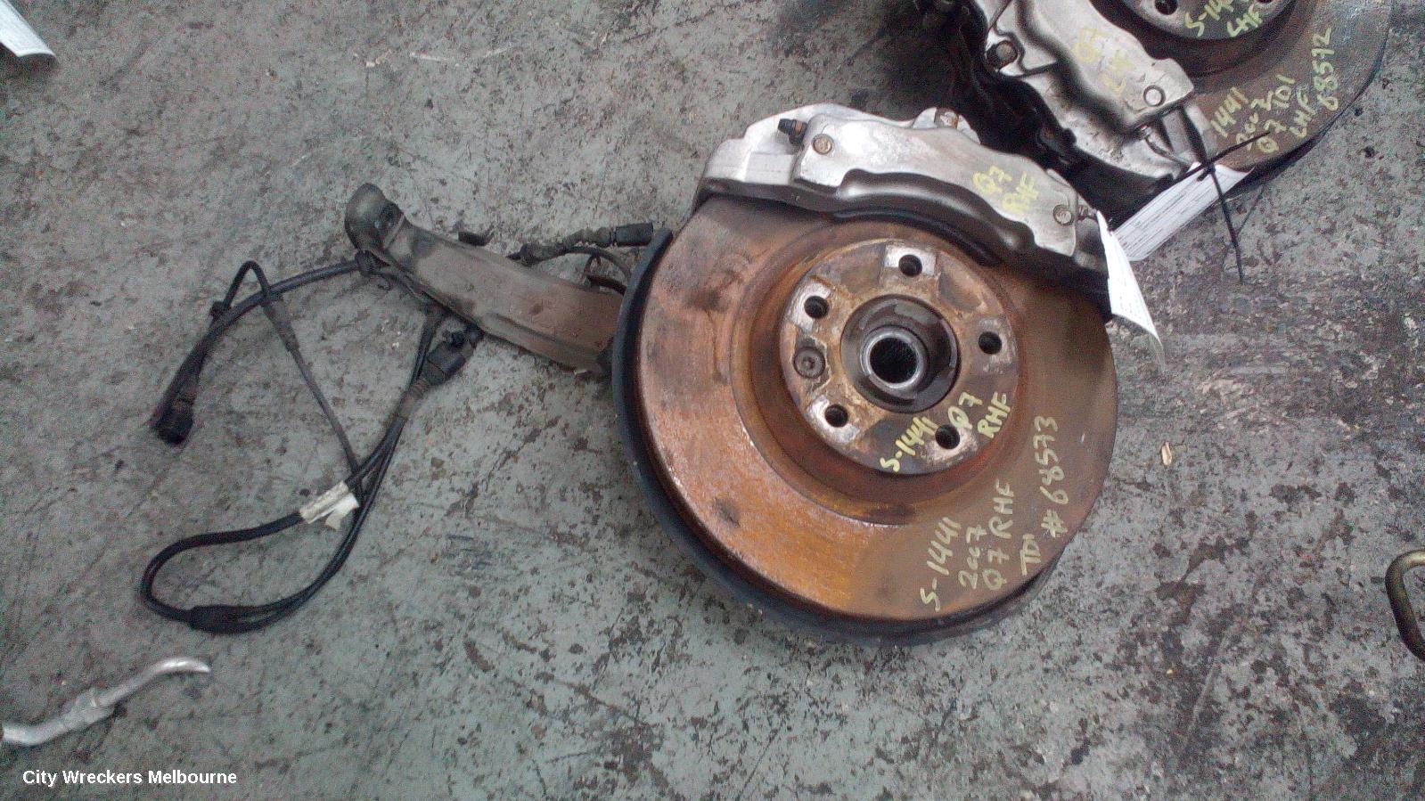 AUDI Q7 2007 Right Front Hub Assembly