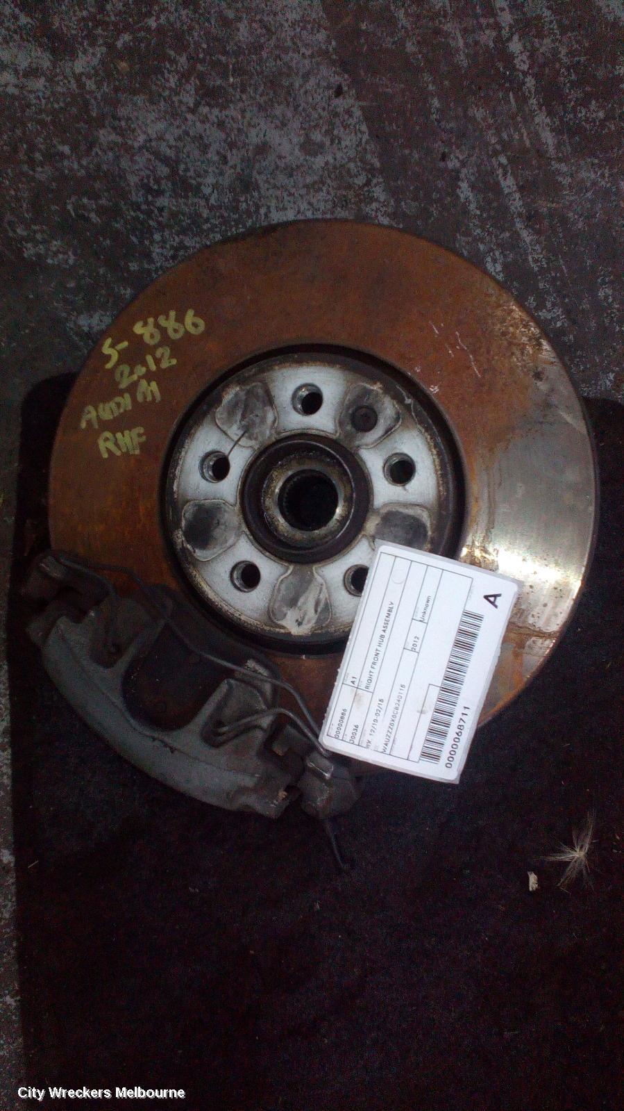 AUDI A1 2012 Right Front Hub Assembly